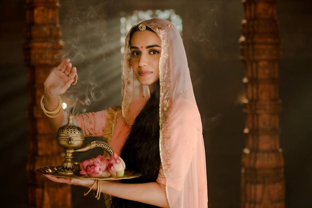 Manushi Chhillar: Biography, Career, and Achievements